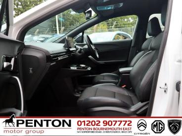 SPOTICAR Mg 4 Mg4 64kwh Trophy Long Range Auto 5dr Used Car - Saloon Electric White - Christchurch - 1200631456_3