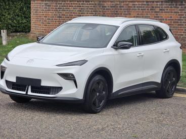 SPOTICAR Mg 5 Mg5 64kwh Se Long Range Auto 5dr Used Car - Suv Electric White - Hemel Hempstead - 1200555757_3