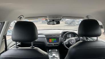 SPOTICAR Mg 5 Mg5 61.1kwh Exclusive Long Range Auto 5dr Used Car - Estate Electric Silver - Redditch - 1200621742_4