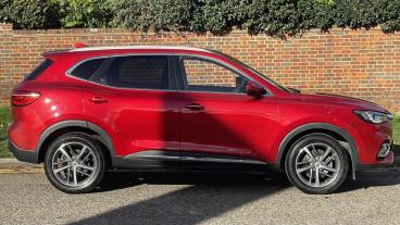 SPOTICAR Mg Hs Mghs 1.5 T-gdi Exclusive Dct Euro 6 (s/s) 5dr Used Car - Suv Petrol Red - Hemel Hempstead - 1200555735_3