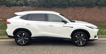 SPOTICAR Mg Hs Mghs 1.5 T-gdi Se Dct Euro 6 (s/s) 5dr Used Car - Suv Petrol White - Hemel Hempstead - 1200555754_5