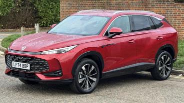 SPOTICAR Mg Hs Mghs 1.5 T-gdi Trophy Dct Euro 6 (s/s) 5dr Used Car - Suv Petrol Red - Hemel Hempstead - 1200556290_2