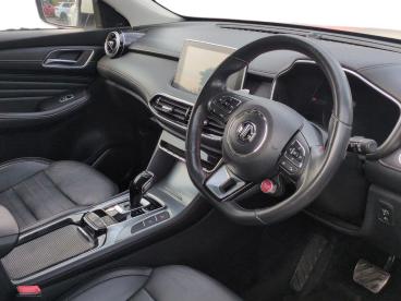 SPOTICAR Mg Hs Mghs 1.5 T-gdi Exclusive Dct Euro 6 (s/s) 5dr Used Car - Suv Petrol White - Cheltenham - 1200624321_3