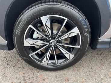 SPOTICAR Mg Hs Mghs 1.5 Hybrid+ Trophy Auto Euro 6 (s/s) 5dr Used Car - Suv Hybrid Silver - Enniskillen - 1200638916_4