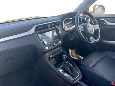 SPOTICAR Mg Zs Mgzs 1.0 T-gdi Exclusive Auto Euro 6 5dr Used Car - Suv Petrol White - Wallsend - 1200516419_3