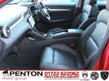 SPOTICAR Mg Zs Mgzs 72.6kwh Trophy Long Range Auto 5dr Used Car - Suv Electric Red - Salisbury - 1200549948_2