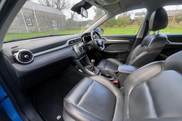 SPOTICAR Mg Zs Mgzs 1.5 Vti-tech Exclusive Euro 6 (s/s) 5dr Used Car - Suv Petrol Blue - Bridgend - 1200557248_2