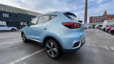 SPOTICAR Mg Zs Mgzs 44.5kwh Exclusive Auto 5dr Used Car - Suv Electric Blue - Preston - 1200564179_5