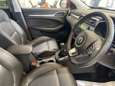 SPOTICAR Mg Zs Mgzs 1.0 T-gdi Exclusive Euro 6 5dr Used Car - Suv Petrol Red - Bridgend - 1200603914_3