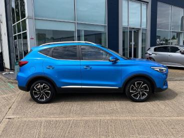 SPOTICAR Mg Zs Mgzs 1.5 Vti-tech Exclusive Euro 6 (s/s) 5dr Used Car - Suv Petrol Blue - Kettering - 1200604748_2