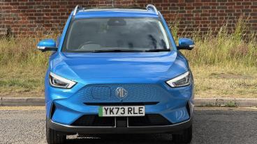 SPOTICAR Mg Zs Mgzs 72.6kwh Trophy Connect Long Range Auto 5dr Used Car - Suv Electric Blue - Hemel Hempstead - 1200607717_2