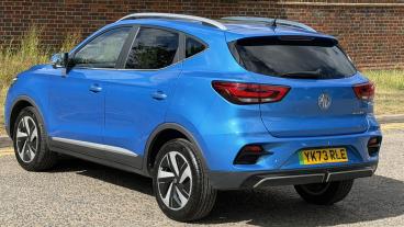 SPOTICAR Mg Zs Mgzs 72.6kwh Trophy Connect Long Range Auto 5dr Used Car - Suv Electric Blue - Hemel Hempstead - 1200607717_5