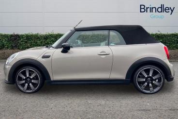 SPOTICAR Mini Convertible 1.5 Cooper Exclusive Steptronic Euro 6 (s/s) 2dr Used Car - Saloon Petrol Grey - Cannock - 1200581023_5