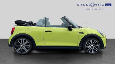 SPOTICAR Mini Convertible 1.5 Cooper Exclusive Steptronic Euro 6 (s/s) 2dr Used Car - Saloon Petrol Yellow - Preston - 1200615512_2