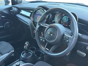 SPOTICAR Mini Convertible 1.5 Cooper Sport Steptronic Euro 6 (s/s) 2dr Used Car - Saloon Petrol Black - Scunthorpe - 1200642917_5