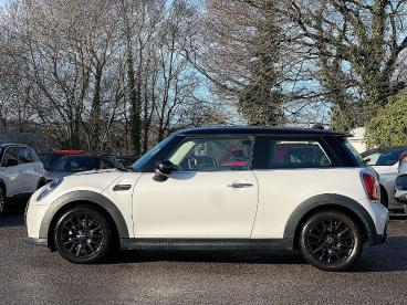SPOTICAR Mini Mini Cooper 1.5c Classic Steptronic Euro 6 (s/s) 3dr Used Car - Saloon Petrol White - Pontypridd - 1200566155_4