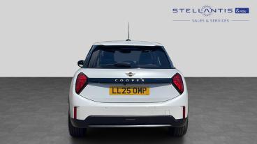 SPOTICAR Mini Mini Cooper 1.5c Classic Steptronic Euro 6 (s/s) 5dr Used Car - Saloon Petrol White - Hatfield - 1200618623_4