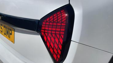 SPOTICAR Mini Mini Cooper 1.5c Classic Steptronic Euro 6 (s/s) 5dr Used Car - Saloon Petrol White - Hatfield - 1200618623_5