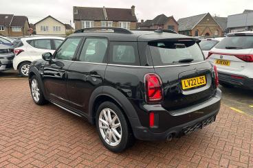 SPOTICAR Mini Countryman 1.5 Cooper Sport Steptronic Euro 6 (s/s) 5dr Used Car - Suv Petrol Black - Bromley - 1200557235_2
