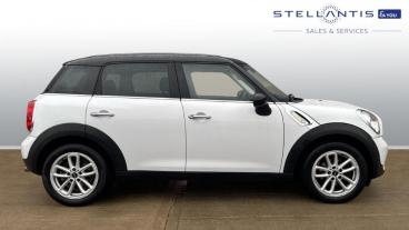 SPOTICAR Mini Countryman 1.6 Cooper Euro 6 (s/s) 5dr Used Car - Suv Petrol White - Liverpool - 1200576717_2