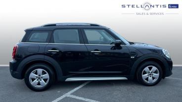 SPOTICAR Mini Countryman 1.5 Cooper Classic Steptronic Euro 6 (s/s) 5dr Used Car - Suv Petrol Black - Newport - 1200585206_2