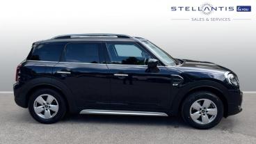 SPOTICAR Mini Countryman 1.5 Cooper Classic Steptronic Euro 6 (s/s) 5dr Used Car - Suv Petrol Black - Godalming - 1200601496_2
