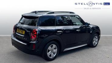 SPOTICAR Mini Countryman 1.5 Cooper Classic Steptronic Euro 6 (s/s) 5dr Used Car - Suv Petrol Black - Godalming - 1200601496_3
