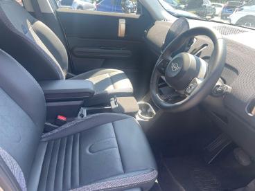 SPOTICAR Mini Countryman 1.5c Mhev Classic Auto Euro 6 (s/s) 5dr Used Car - Suv Hybrid Blue - Bridgend - 1200618233_3
