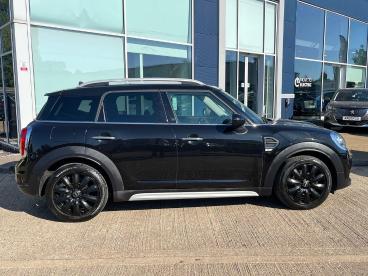 SPOTICAR Mini Countryman 1.5 Cooper Steptronic Euro 6 (s/s) 5dr Used Car - Suv Petrol Black - Kettering - 1200623258_2