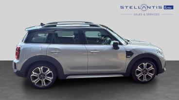 SPOTICAR Mini Countryman 1.5 Cooper Exclusive Steptronic Euro 6 (s/s) 5dr Used Car - Suv Petrol Silver - Sheffield - 1200632143_2