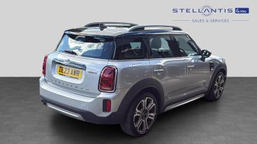 SPOTICAR Mini Countryman 1.5 Cooper Exclusive Steptronic Euro 6 (s/s) 5dr Used Car - Suv Petrol Silver - Sheffield - 1200632143_3