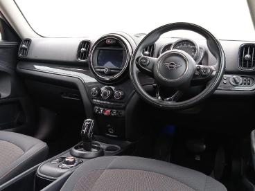 SPOTICAR Mini Countryman 1.5 Cooper Classic Steptronic Euro 6 (s/s) 5dr Used Car - Suv Petrol White - Barnsley - 1200633756_5