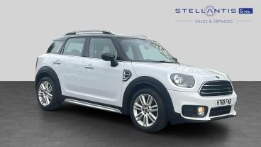 SPOTICAR Mini Countryman 1.5 Cooper Exclusive Steptronic Euro 6 (s/s) 5dr Used Car - Suv Petrol White - Wimbledon - 1200637860_1