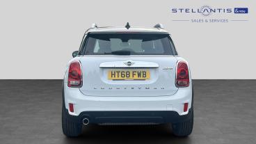 SPOTICAR Mini Countryman 1.5 Cooper Exclusive Steptronic Euro 6 (s/s) 5dr Used Car - Suv Petrol White - Wimbledon - 1200637860_4