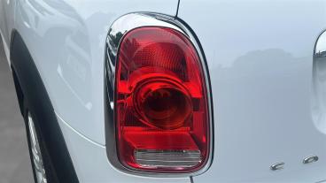 SPOTICAR Mini Countryman 1.5 Cooper Exclusive Steptronic Euro 6 (s/s) 5dr Used Car - Suv Petrol White - Wimbledon - 1200637860_5