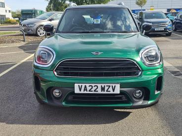 SPOTICAR Mini Countryman 1.5 Cooper Exclusive Steptronic Euro 6 (s/s) 5dr Used Car - Suv Petrol Green - Cheltenham - 1200639320_2
