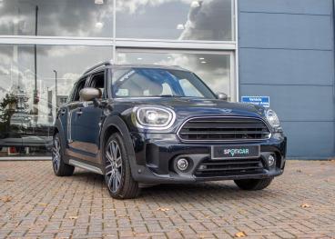 SPOTICAR Mini Countryman 1.5 Cooper Exclusive Steptronic Euro 6 (s/s) 5dr Used Car - Suv Petrol Black - Aldershot - 1200644241_3