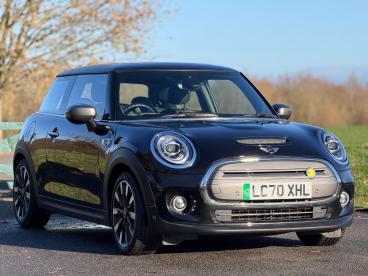 SPOTICAR Mini Hatch Electric Cooper Se 32.6kwh Level 3 Auto 3dr Used Car - Saloon Electric Black - Balsall Common - 1200561112_1