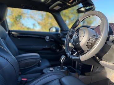 SPOTICAR Mini Hatch Electric Cooper Se 32.6kwh Level 3 Auto 3dr Used Car - Saloon Electric Black - Balsall Common - 1200561112_2