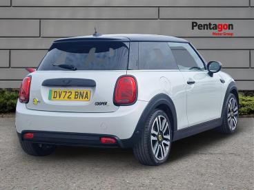 SPOTICAR Mini Hatch Electric Cooper Se 32.6kwh Level 2 Auto 3dr Used Car - Saloon Electric Silver - Burton-on-trent - 1200632416_4