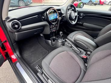 SPOTICAR Mini Hatch 1.5 Cooper Classic Steptronic Euro 6 (s/s) 3dr Used Car - Saloon Petrol Red - Chorley - 1200531498_2