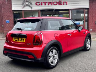 SPOTICAR Mini Hatch 1.5 Cooper Classic Steptronic Euro 6 (s/s) 3dr Used Car - Saloon Petrol Red - Chorley - 1200531498_5
