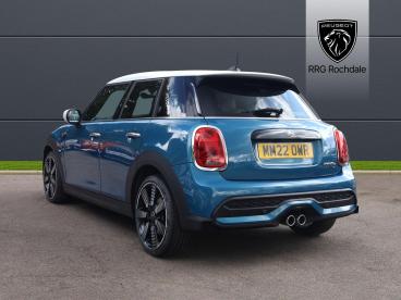 SPOTICAR Mini Hatch 2.0 Cooper S Exclusive Steptronic Euro 6 (s/s) 5dr Used Car - Saloon Petrol Blue - Rochdale - 1200534565_4