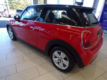 SPOTICAR Mini Hatch 1.5 Cooper Classic Euro 6 (s/s) 3dr Used Car - Saloon Petrol Red - Ashington - 1200546405_3