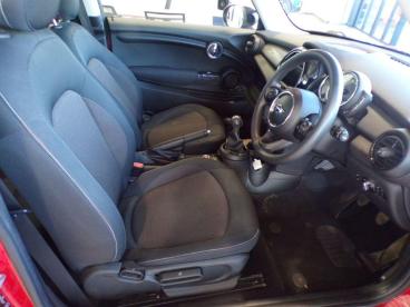 SPOTICAR Mini Hatch 1.5 Cooper Classic Euro 6 (s/s) 3dr Used Car - Saloon Petrol Red - Ashington - 1200546405_5