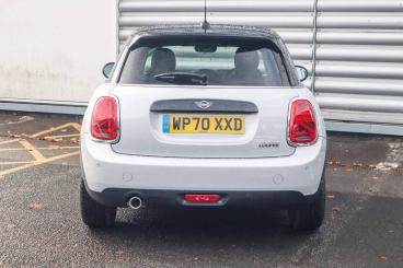 SPOTICAR Mini Hatch 1.5 Cooper Classic Euro 6 (s/s) 5dr Used Car - Saloon Petrol Silver - Stourbridge - 1200553601_4