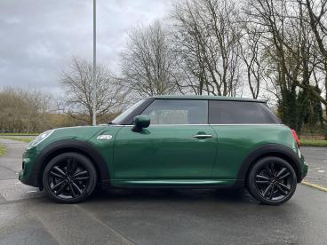SPOTICAR Mini Hatch 2.0 Cooper S Sport Euro 6 (s/s) 3dr Used Car - Saloon Petrol Green - Swansea - 1200561512_5