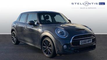 SPOTICAR Mini Hatch 2.0 Cooper S Euro 6 (s/s) 5dr Used Car - Saloon Petrol Blue - Crawley - 1200562098_1
