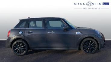 SPOTICAR Mini Hatch 2.0 Cooper S Euro 6 (s/s) 5dr Used Car - Saloon Petrol Blue - Crawley - 1200562098_2
