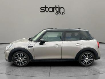 SPOTICAR Mini Hatch 1.5 Cooper Exclusive Steptronic Euro 6 (s/s) 5dr Used Car - Saloon Petrol Grey - Redditch - 1200567307_5